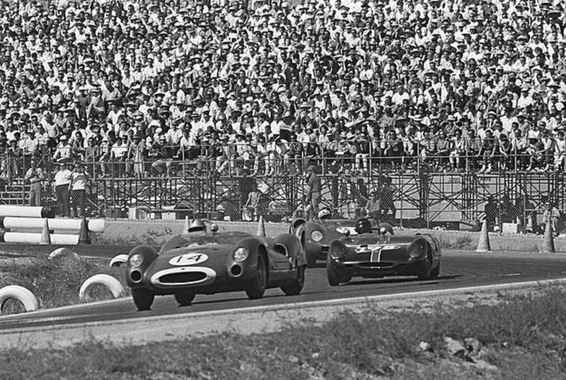 John Surtees Ferrari 275 runs 4th and is in front of Ed Leslie and Roy Salvadori with 15 laps to go in la times gp 